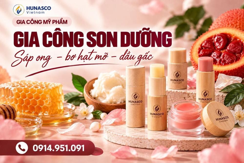 Son dưỡng dạng thỏi vỏ giấy, vỏ tre và dạng hũ màu hồng bên sáp ong, bơ hạt mỡ và quả gấc